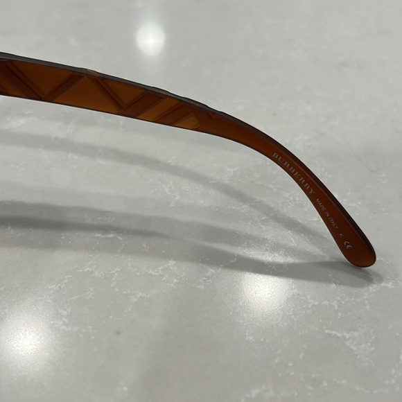 NWOT [Burberry] Women’s Oversized Sunglasses MATTE BROWN B4218 3583/13 with Case - Picture 6 of 7